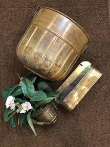 lot 309 image: Assorted lot of Brass planters