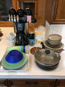 lot 316 image: Assorted KitchenWare