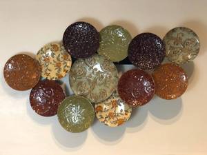 lot 319 image: Metal Wall Decor