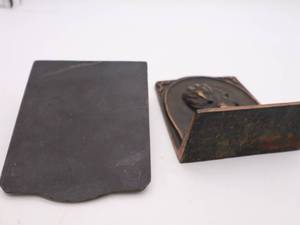 lot 9 image: Cast iron Lincoln Book Ends with copper detailing