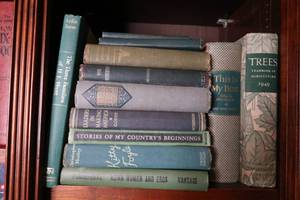 lot 48 image: Lot of Vintage Books