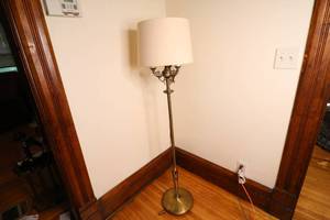 lot 75 image: Vintage brass mid century lamp