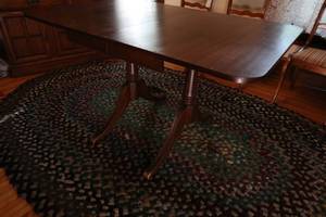 lot 77 image: Mid century Dining room table