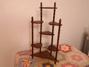 lot 155 image: Vintage Corner Tea cup shelf