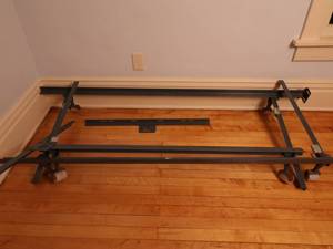 lot 159 image: Full Bed frame