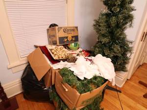 lot 160 image: Huge Lot of Christmas decorations