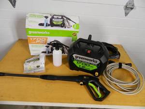 lot 38 image: Greenworks Compact Portable Pressure Washer