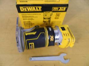 lot 46 image: Dewalt 20 Volt Brushless Cordless Compact Router