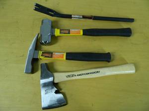 lot 129 image: New Hammers and Chisel