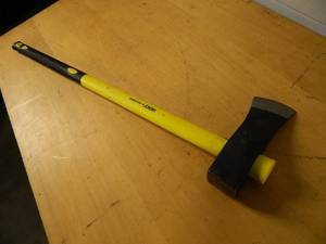 lot 142 image: New Wood Splitting Maul