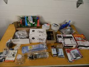 lot 164 image: Customer Returns Plumbing, Hardware, Electrical, Etc