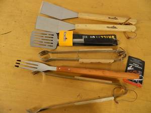 lot 188 image: 6 New BBQ Grilling Utensils