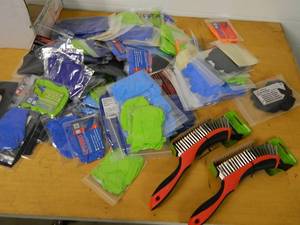 lot 202 image: Lots of New Nitrile Gloves and Wire Brushes