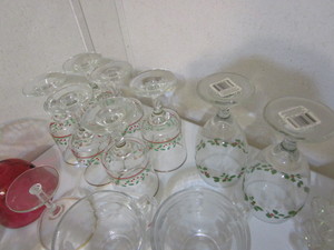 lot 185 image: Glass Trays, Bowls, Wine Glasses & Misc.