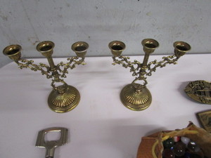 lot 206 image: Vintage Items (see pics)