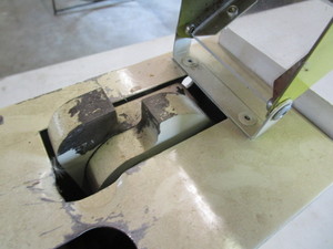 lot 16 image: Hardware Store Hydraulic Chain Cutter