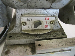 lot 41 image: Bench Grinder