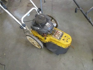 lot 43 image: Lawnmowers & Wheeled Trimmer