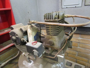 lot 7 image: Cambel Hausfeld Air Compressor