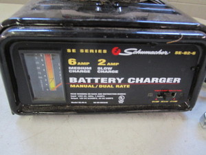lot 51 image: (New) 6v-12v Battery Charger