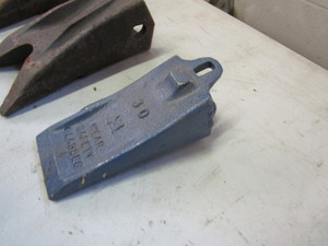 lot 58 image: Backhoe Bucket Teeth