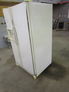 lot 73 image: Amana Side by Side Refrigerator Freezer