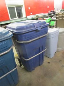 lot 85 image: (4) Trash Cans