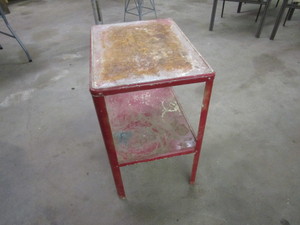 lot 86 image: Shop Table 16x22x28