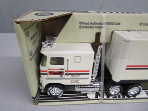 lot 100 image: Vintage Semi Toy Collectible 21