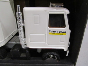 lot 103 image: Vintage Semi Toy Collectible 18 34