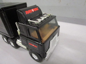lot 104 image: Vintage Semi Toy Collectible 22 12
