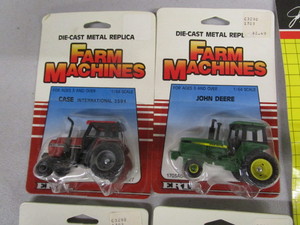 lot 116 image: 164th Scale Collectible Tractors, Grain Cart, Bulldozer
