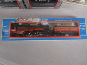 lot 124 image: Collectible Toys