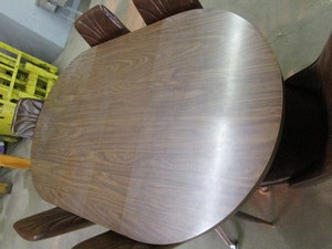 lot 129 image: Dining Room Table & Chairs