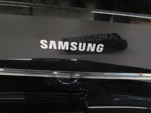 lot 132 image: Samsung 26 Flatscreen TV
