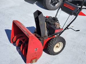 lot 21 image: MTD Electric Start Snow Blower