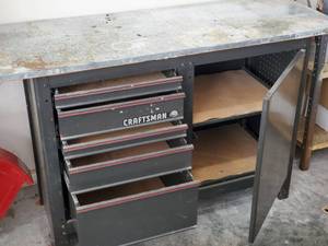 lot 16 image: Craftsman 65520 Workbench
