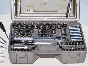 lot 25 image: Craftsman Socket Tool Set