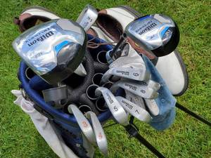 lot 222 image: Set of Really Nice Wilson Golf Clubs
