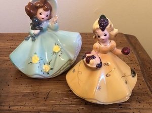 lot 110 image: Josef Originals Figurines & More