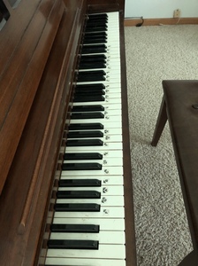 lot 136 image: JesseFrench 1980 Piano