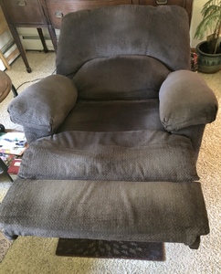 lot 135 image: Upholstered Recliner