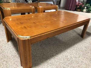 lot 169 image: Set of Accent Tables Coffee Table and Pair of End Tables
