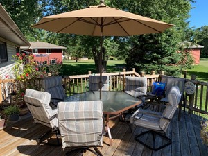 lot 150 image: Patio table
