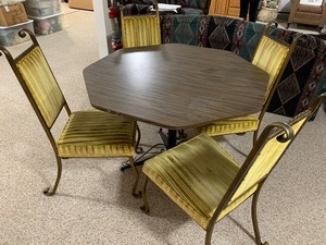 lot 186 image: Vintage Kitchen Table and Chairs
