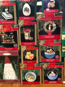 lot 195 image: Hallmark Christmas Ornaments