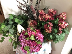 lot 198 image: Lot of Four Artificial Floral Arrangements
