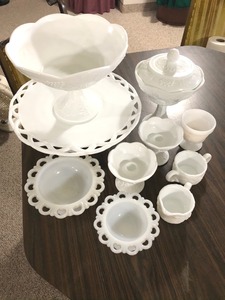 lot 199 image: Lot of Milk Glass Items