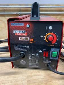 lot 70 image: LINCOLN ELECTRIC 88HD Wire Feed Welder
