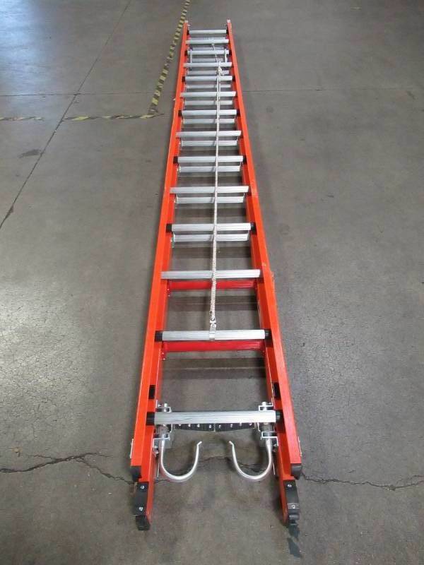 lot 12 image: Bauer Corporation 28 ft. Fiberglass Extension Ladder 39128COMR